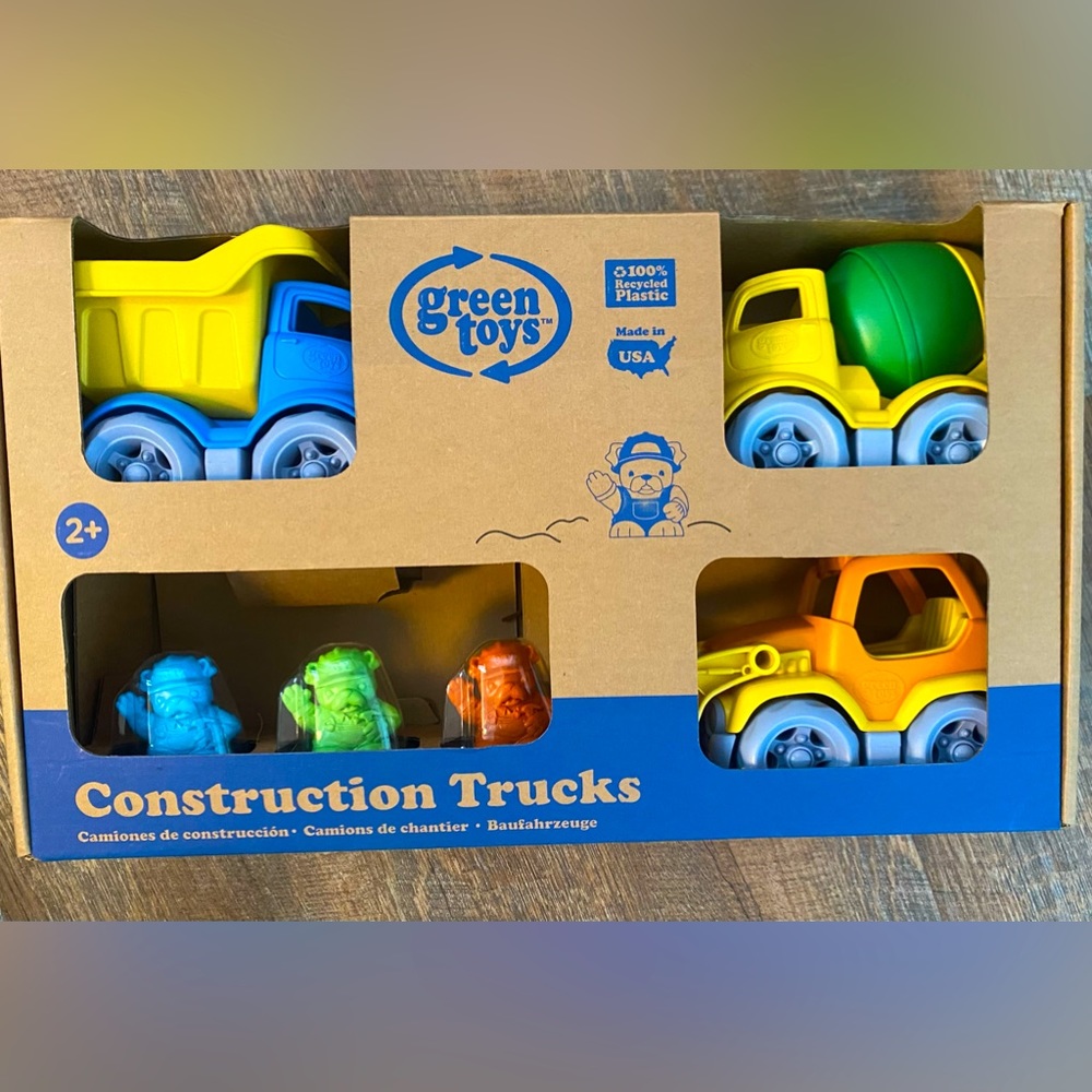 New Green Toys Construction, USA. Dump truck, scooper, cement mixer, 3 figures.